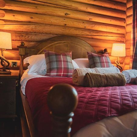 Tomatin - Luxury Two Bedroom Log Cabin With Hot Tub Berwick Upon Tweed Esterno foto