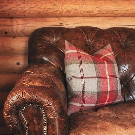 Tomatin - Luxury Two Bedroom Log Cabin With Hot Tub Berwick Upon Tweed Esterno foto