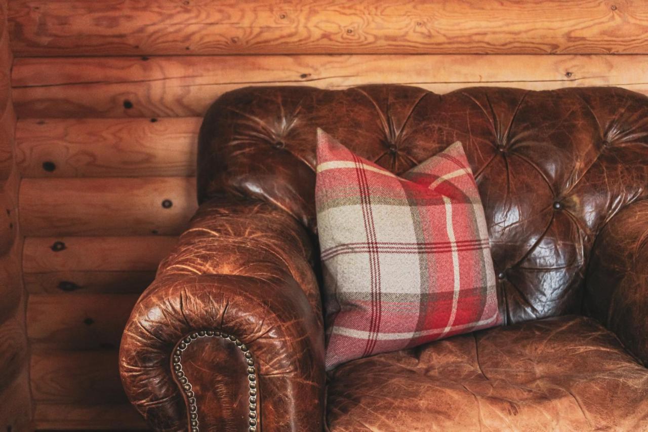 Tomatin - Luxury Two Bedroom Log Cabin With Hot Tub Berwick Upon Tweed Esterno foto