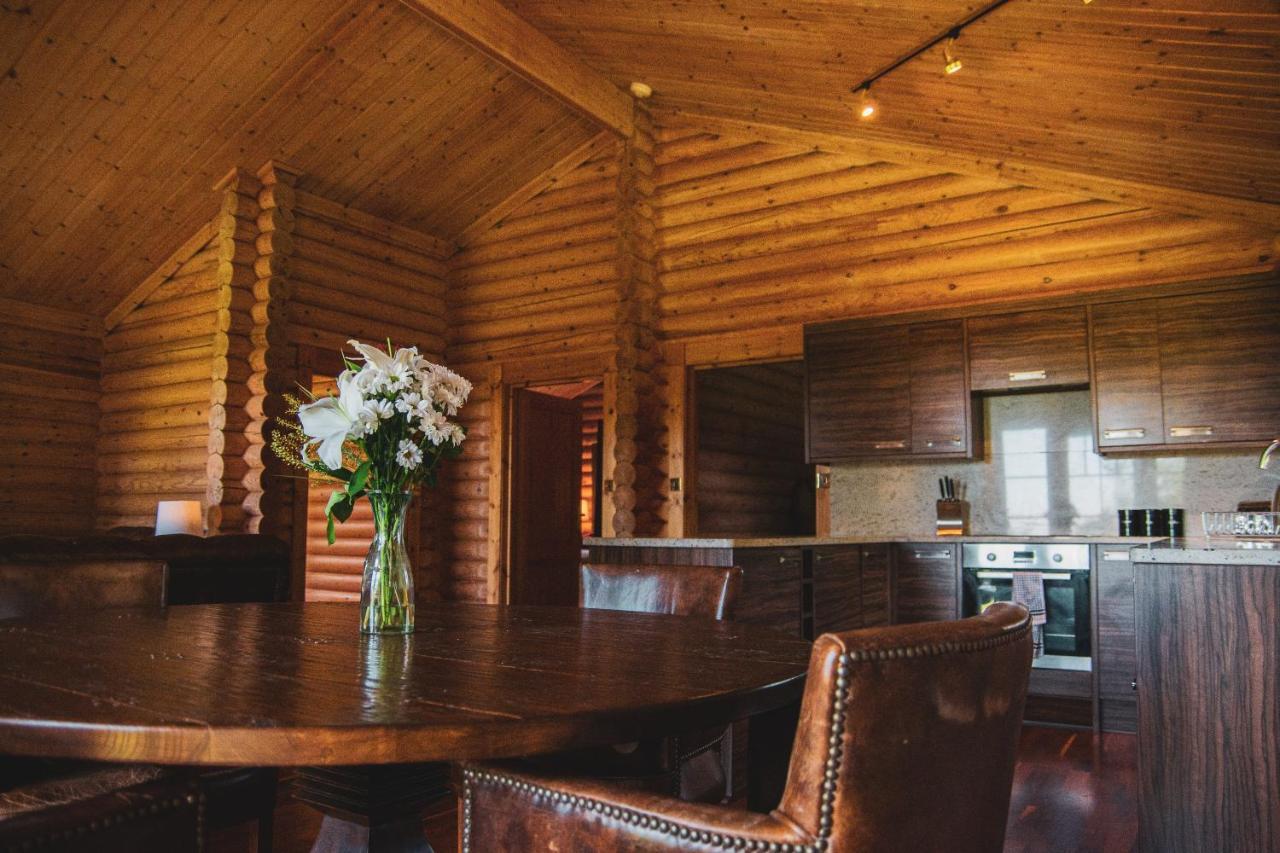 Tomatin - Luxury Two Bedroom Log Cabin With Hot Tub Berwick Upon Tweed Esterno foto